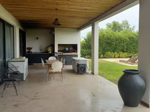 Barrio San Matias 100