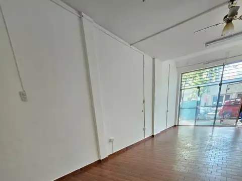 Local con baño privado Entre Ríos 3414 en venta 