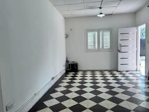 Casa 3 ambientes con 1 baño