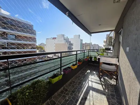 En Venta 3 ambientes al frente con amplio /Balcon