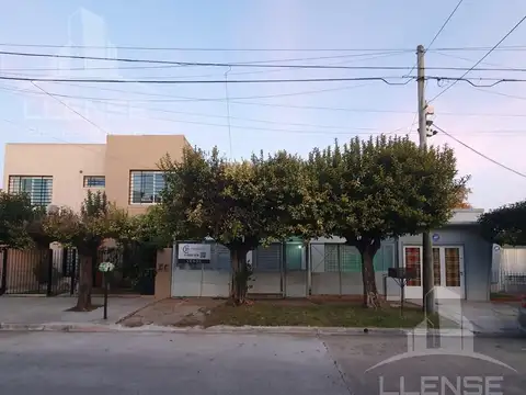 Casa en venta, 3 ambientes con cochera, APTA CREDITO