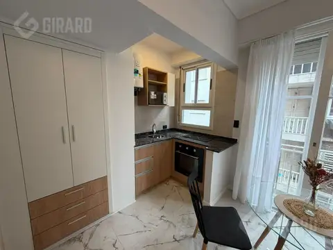 Venta Departamento  1 ambiente con balcón en zona torreo. Reciclado y Amoblado
