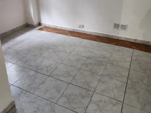 Casa 2 ambientes con 1 baño