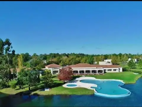 Terreno en Venta 68  mts Fondo