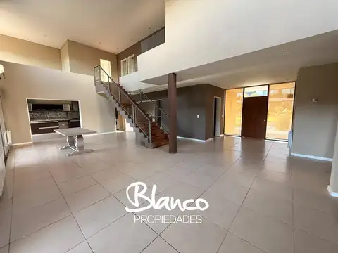 Casa en Alquiler en La Lomada De Pilar, USD 2.800