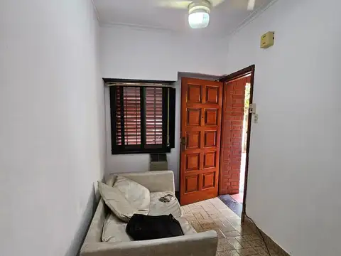 Local en Alquiler en Los Hornos, $ 390.000