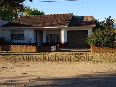 CASA TRES AMB MAS UN DEPTO