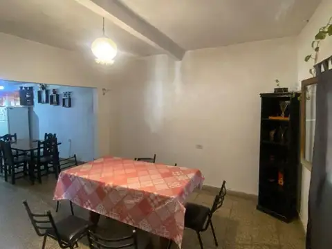CASA + 2 DEPTOS EN VENTA Bº LICEO