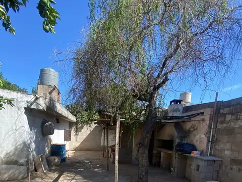 CASA + 2 DEPTOS EN VENTA Bº LICEO