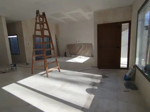 Casa en Venta en Las Paredes, USD 180.000