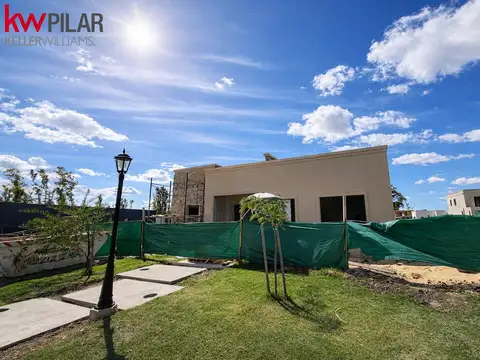 Casa en Venta en Pilar Del Este - Santa Sofia, USD 170.000