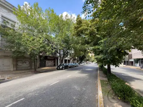 44 entre 8 y 9 600, Piso 0