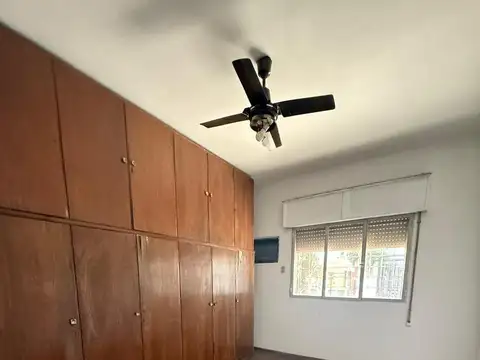 Casa 5 ambientes con 1 baño