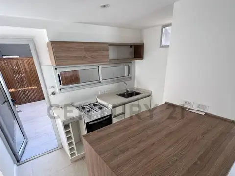 ALQUILER MONOAMBIENTE DIVIDIDO NUEVO + PATIO PROPIO + BALCON EN SAAVEDRA