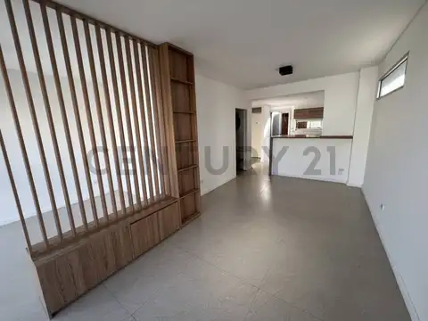 DEHEZA 4800, Piso 1