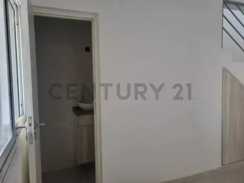 Casa 2 ambientes con 1 baño
