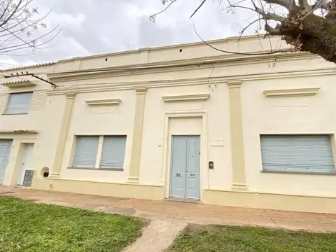 Casa 6 ambientes con 3 baños