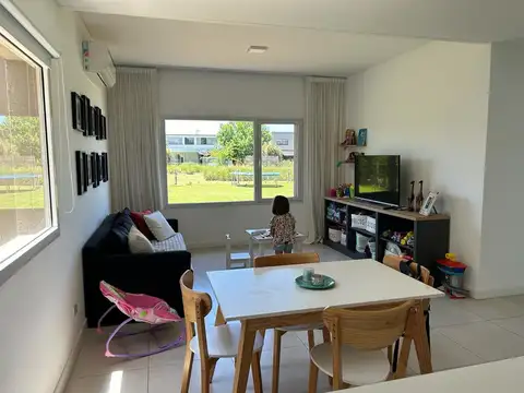 Casa 7 ambientes con 4 baños
