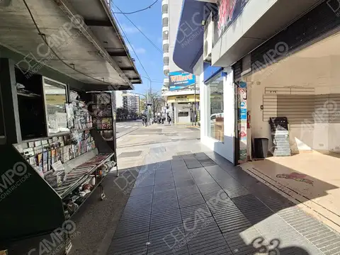 Av. Cabildo al 4500 - Nuñez - Local de 55 m2 Libres con frente a la avenida