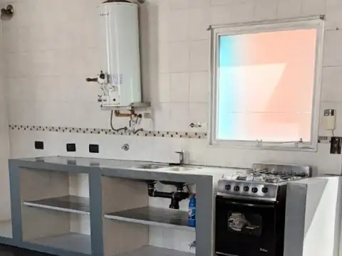 Cochabamba 400, Piso 1