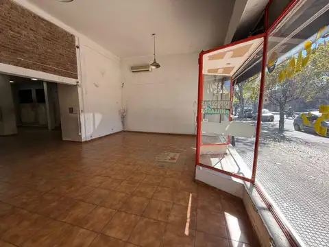 Local en Alquiler en Pompeya, $ 1.500.000