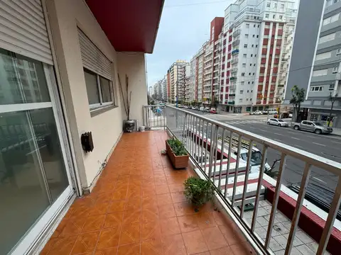 ALQUILER 4 AMBIENTES C/ DEPENDENCIA COCHERA BALCON