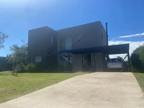 Casa en Alquiler Temporal con 6 cocheras