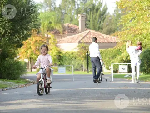 Flores Prop. Vende Terreno en Barrio La Estela - Pilar