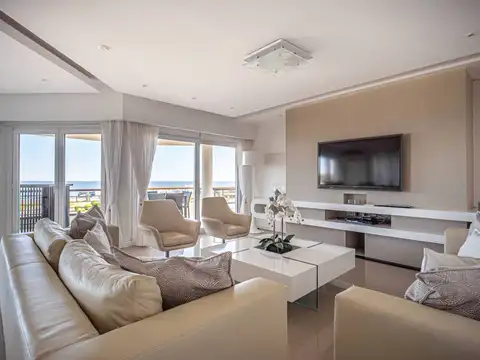 Departamento en venta frente al mar de 4 suites en barrio cerrado Veramansa