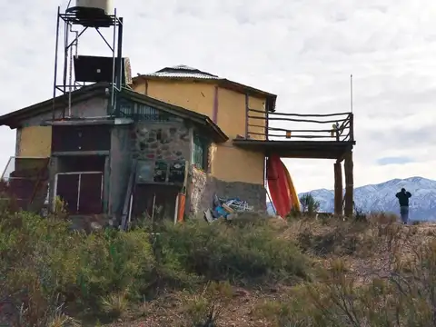 Vendo CASA  autosustentable de montaña