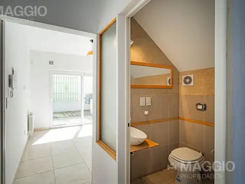 Depto Tipo Casa en Venta con 1 cocheras