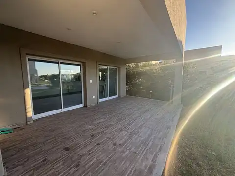 CASA EN VENTA EN SANTA LUCIA - PILAR DEL ESTE