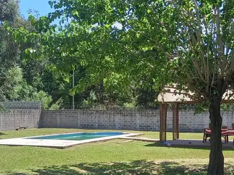 Casa en Venta con 3 cocheras