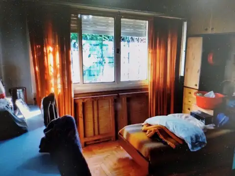 CASA PH AL FRENTE 3 AMBIENTES 150 MTS 2 APROX. CON COCHERA MORON SUR