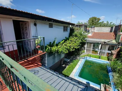 Casa 6 ambientes con 4 baños