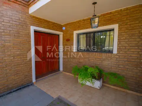 Casa 3 ambientes con 2 baños