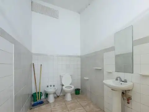 Casa 10 ambientes con 6 baños