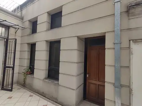 San Martín Centro. Oficina en PB con baño y sin expensas