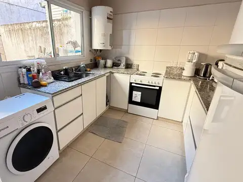 Casa 5 ambientes con 2 baños
