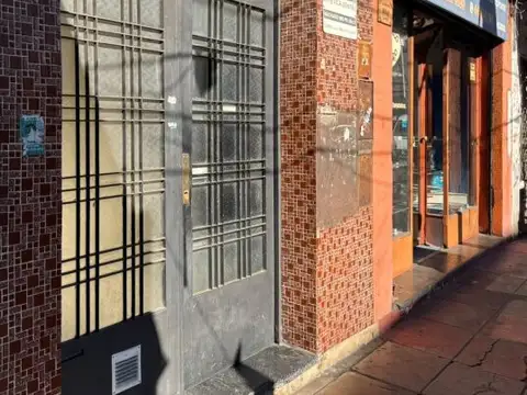 Oportunidad | Dto. 3 amb. USO PROFESIONAL | Morón Centro a 2 cuadras de la estacíon