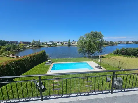Casa en Venta con 6 cocheras