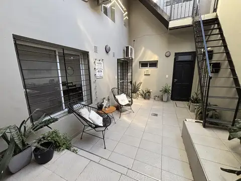Inmejorable pasillo en Moreno al 1100 - Terraza con quincho y parrilla