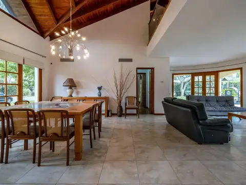 Casa en Venta en Funes, USD 850.000