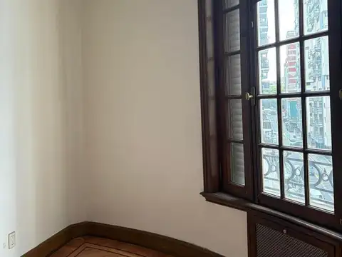 Venta Departamento de Estilo Frances en RECOLETA - 3 ambientes.