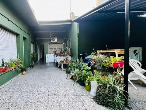 Casa 4 ambientes con 1 baño
