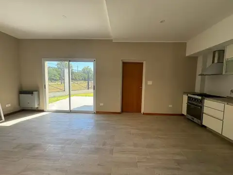 Depto Tipo Casa 4 ambientes con 3 baños