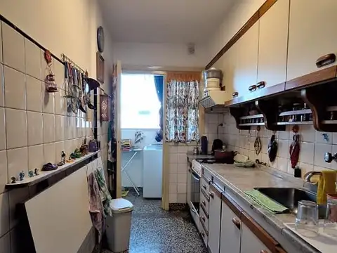 VENTA 3 AMBIENTES CON DEPENDENCIA - CENTRO-