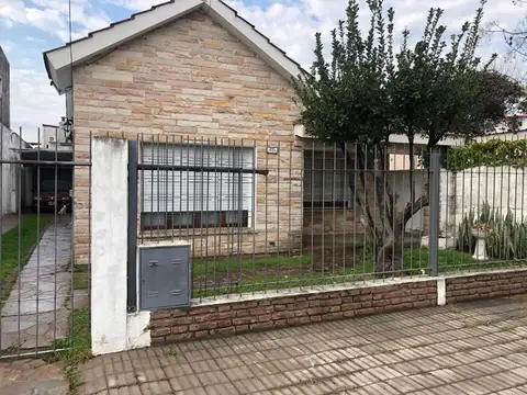 Casa  de 4 ambientes