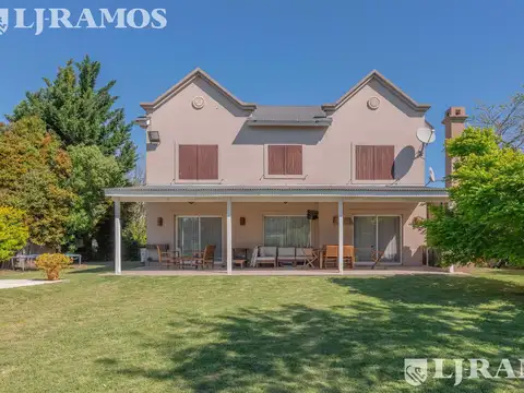 Casa en Alquiler en Villanueva, USD 2.800