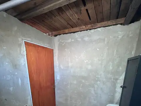 Casa 2 ambientes con 1 baño